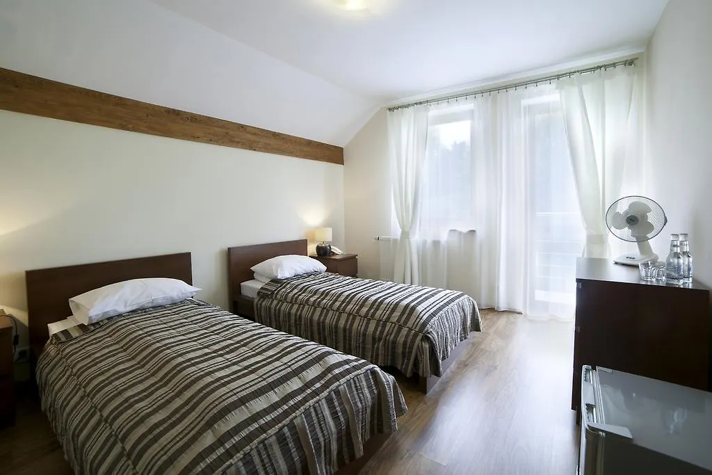 Neohotel Airport Szczyglice 4*,