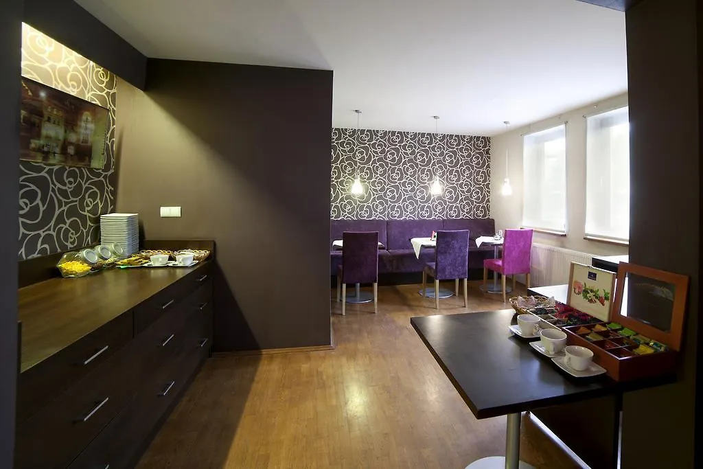 Neohotel Airport Szczyglice 4*,  Polonia